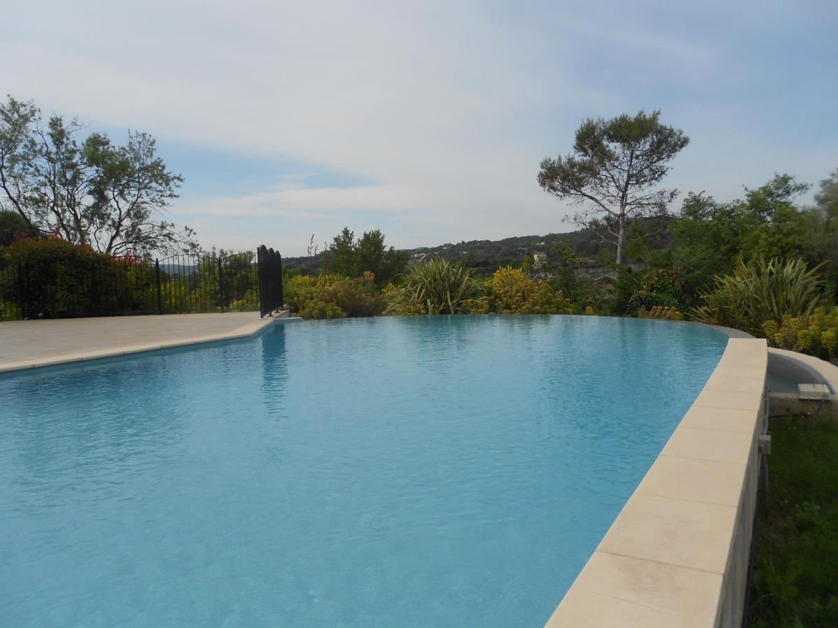 Le Chateau Saint Martin Luaran gambar
